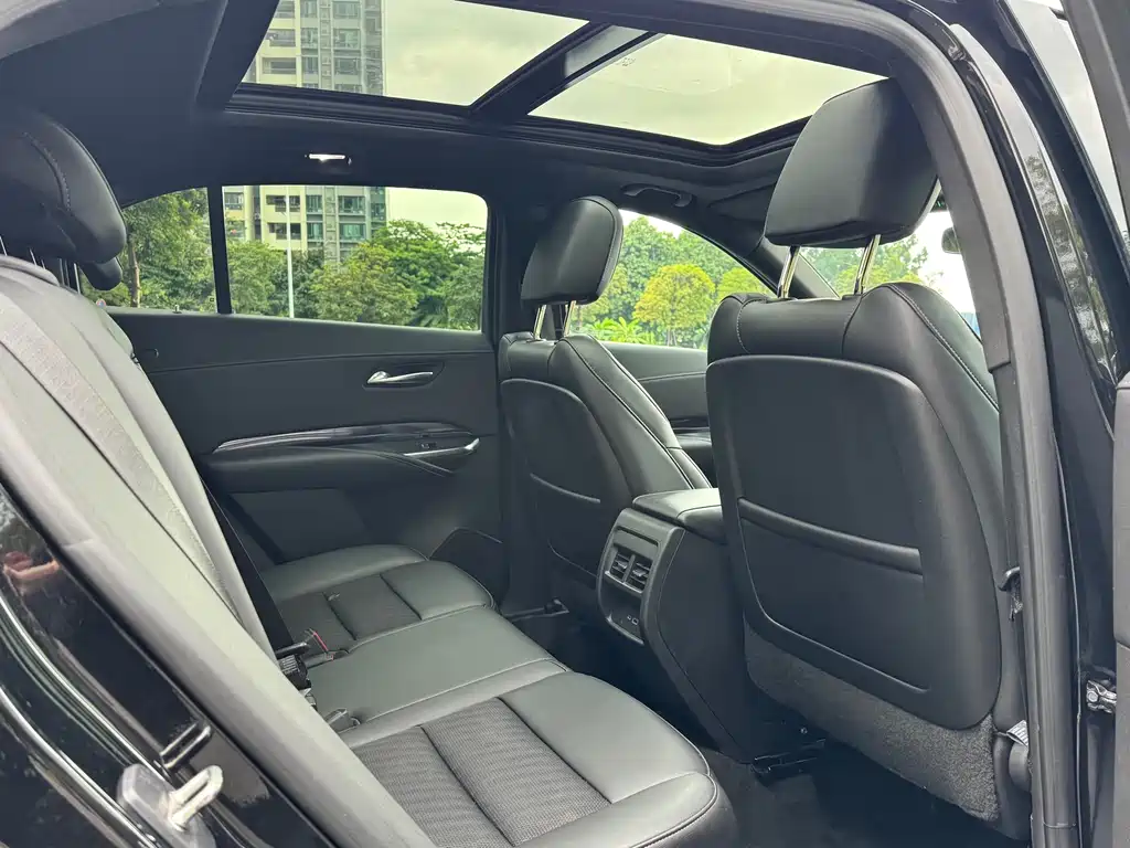 Cadillac XT4 28 T 2 WD Tech