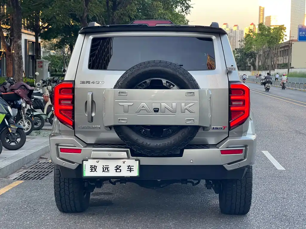 Tank 400 NEV Hi4-T Super Power