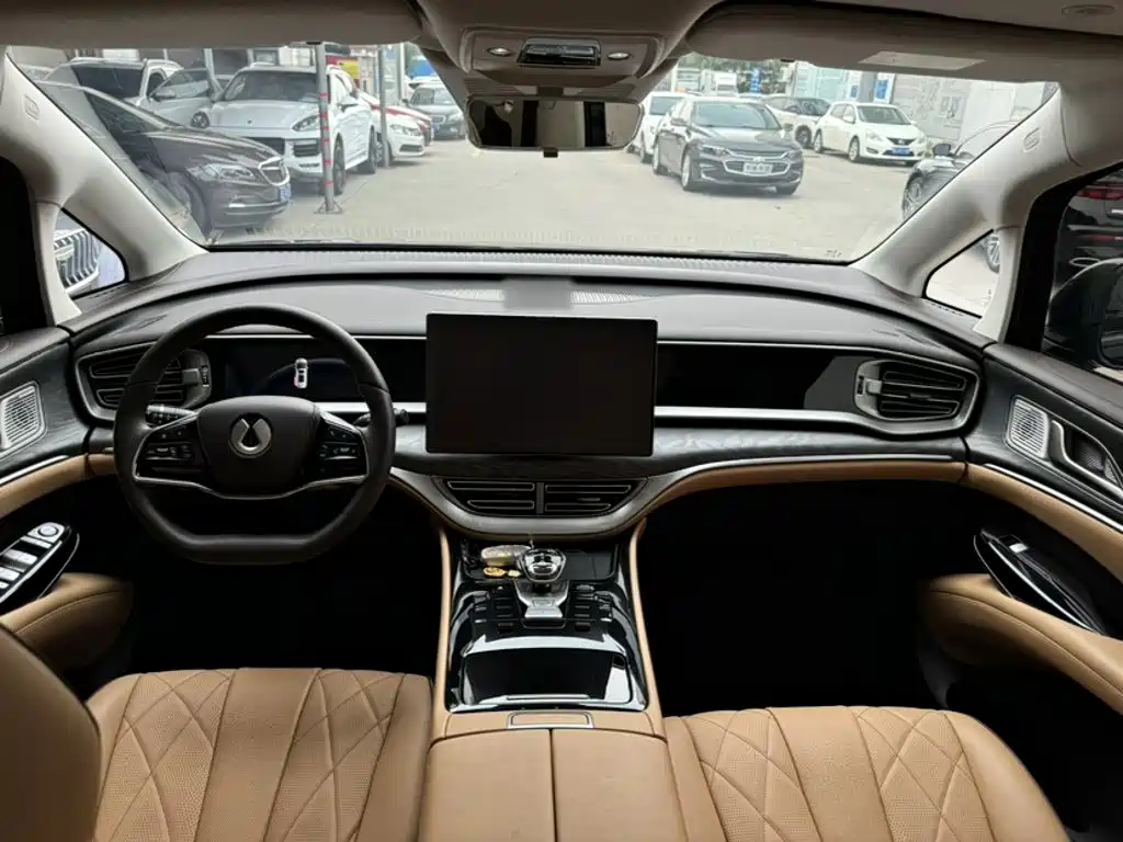 Denza D9 DM-i 1050 Premium