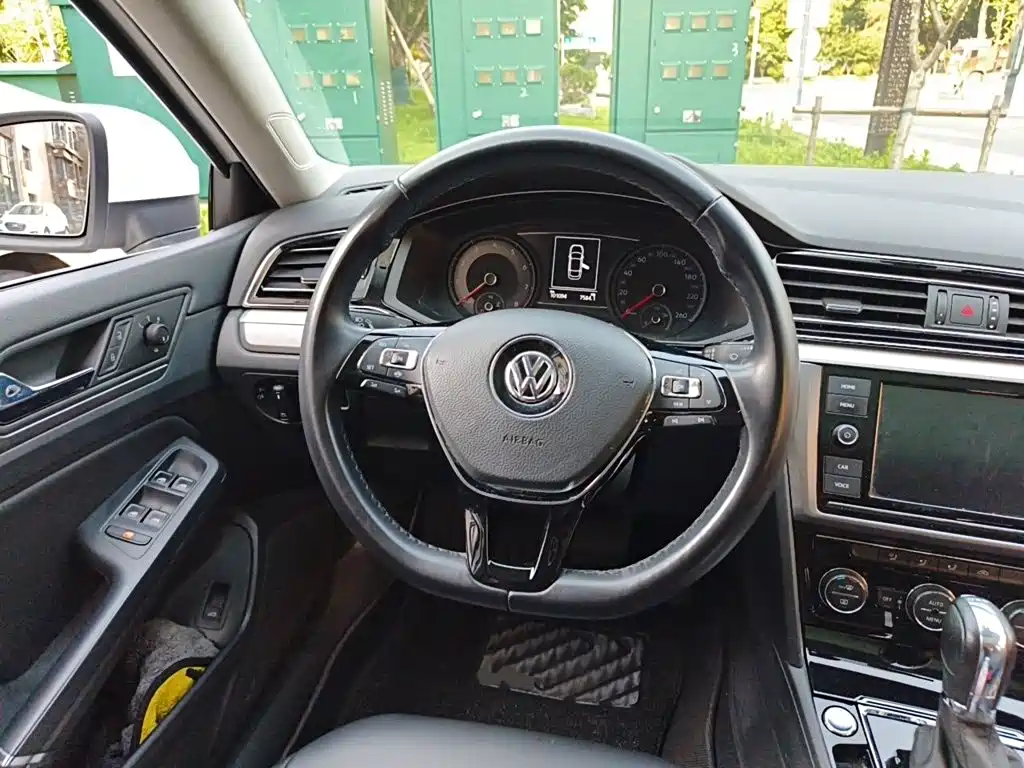 Lamando 280 TSI DSG Comfort CN-V