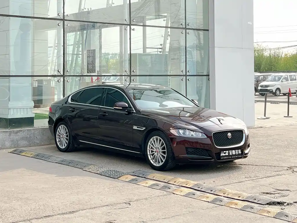 Jaguar XFL XFL 2.0 T P200 2 WD Elite