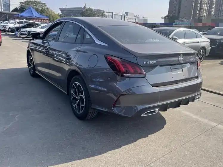 MG5 180 DVVT CVT Youth Luxury