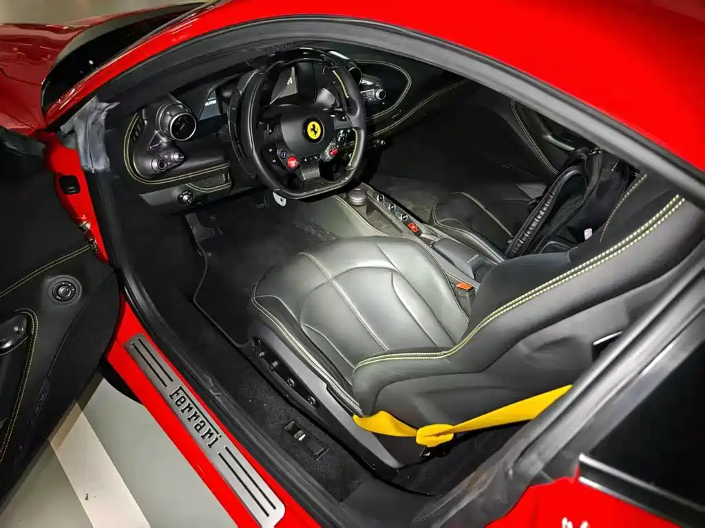 Ferrari F8 Tributo 3.9 T V8