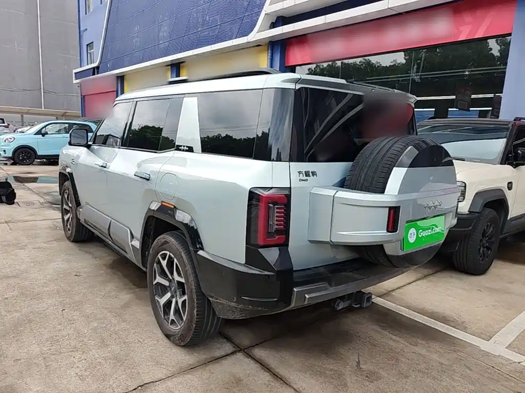 Leopard 8 Brave Flagship 6-seat