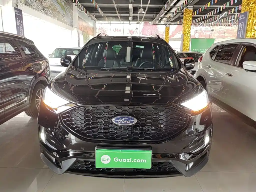 Edge EcoBoost 245 2 WD ST-Line 5-seat