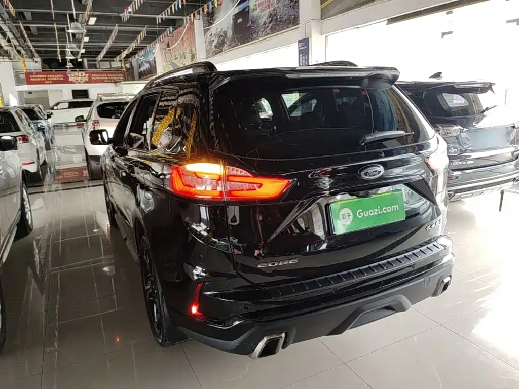 Edge EcoBoost 245 2 WD ST-Line 5-seat