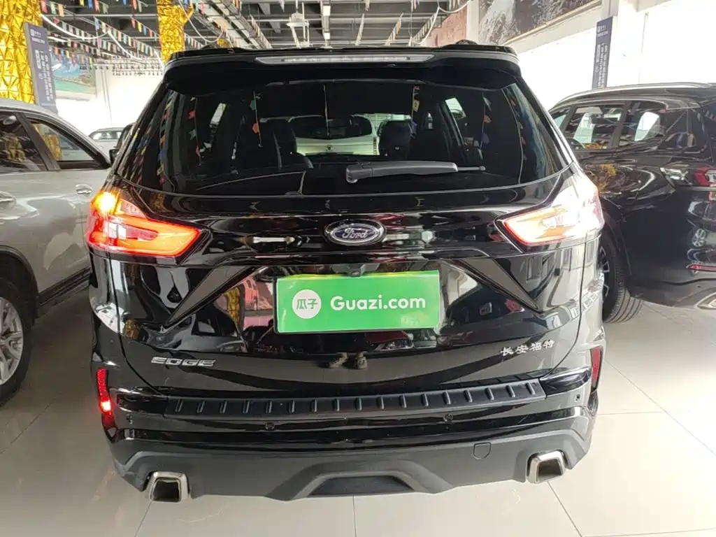 Edge EcoBoost 245 2 WD ST-Line 5-seat