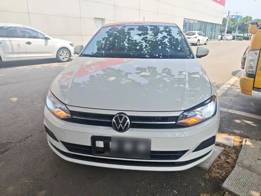 Polo Plus 1.5 L Auto Colorful Tech