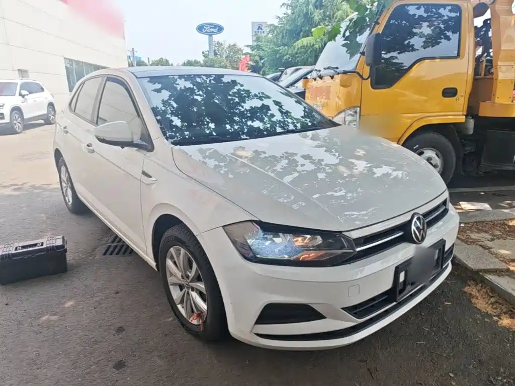 Polo Plus 1.5 L Auto Colorful Tech