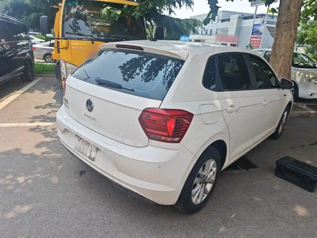 Polo Plus 1.5 L Auto Colorful Tech