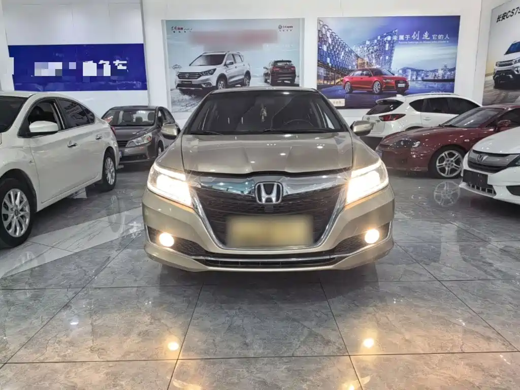 Crider 1.8 L CVT Luxury