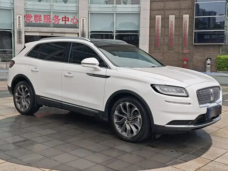 Lincoln Nautilus 2.0 T 4 WD Premium