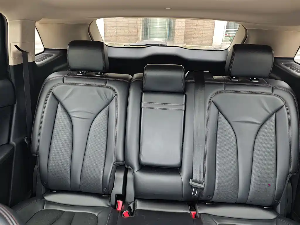 Nautilus 2.0 T 4 WD Premium