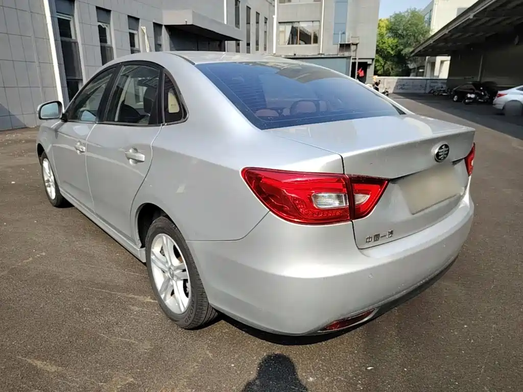 Besturn B30 1.6 L Auto Luxury
