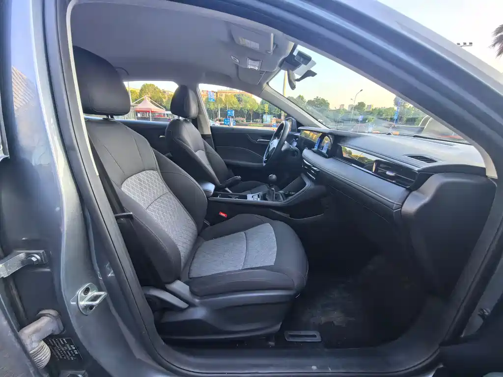 Roewe i5 1.5 L Manual Comfort Enjoyment