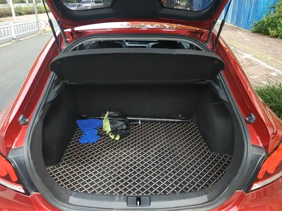 MG6 20 T Auto Luxury Connected CN-VI