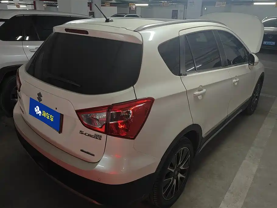 S-Cross 1.6 L CVT 4 WD Distinguished