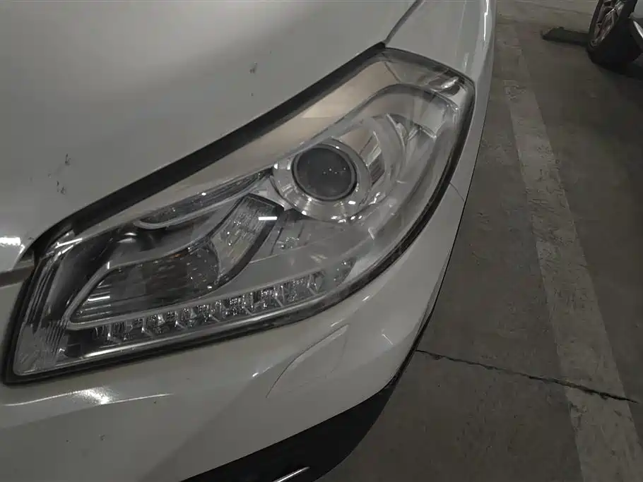 S-Cross 1.6 L CVT 4 WD Distinguished