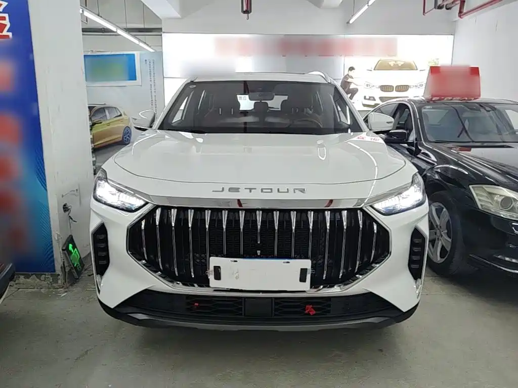 Jetour X70 PLUS 1.5 T CVT Flagship PRO 5-seat