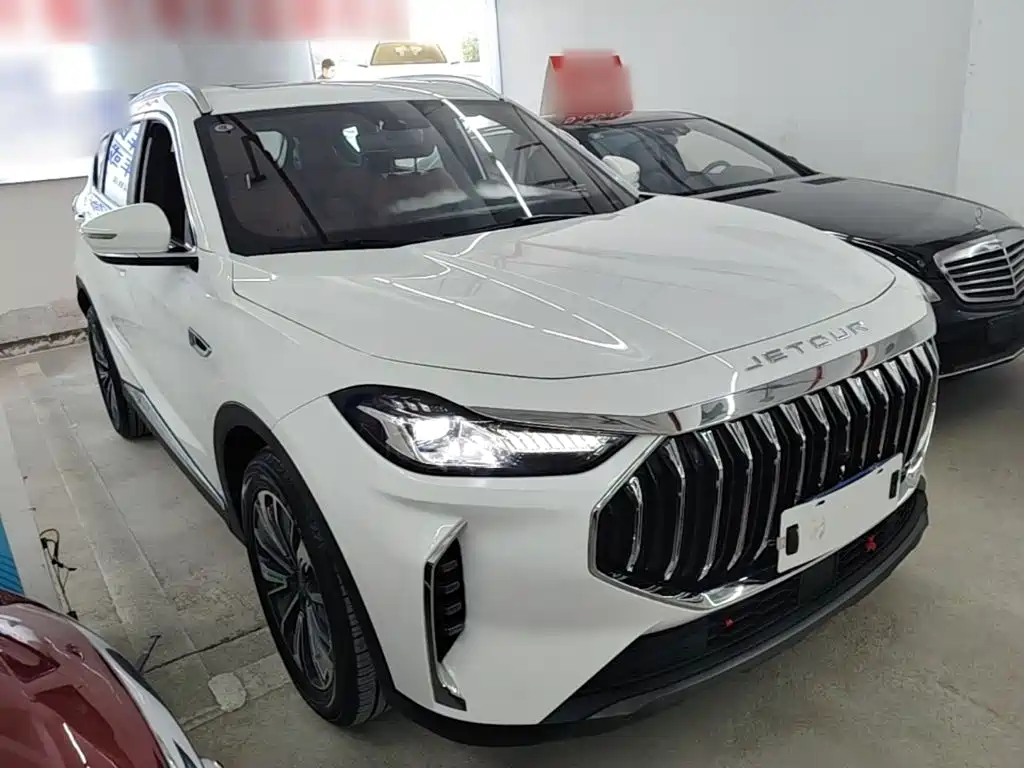 Jetour X70 PLUS 1.5 T CVT Flagship PRO 5-seat