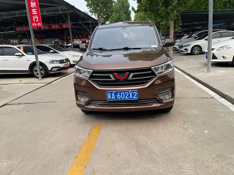 Wuling Hongguang 1.5 L S Comfort LAR