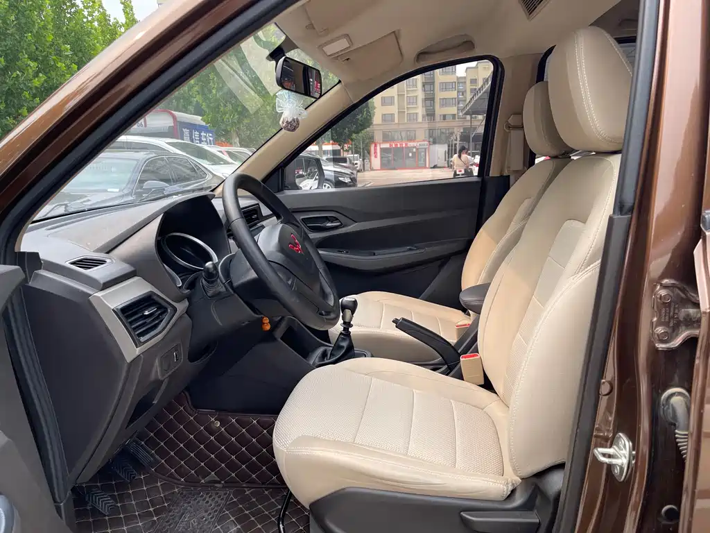 Wuling Hongguang 1.5 L S Comfort LAR