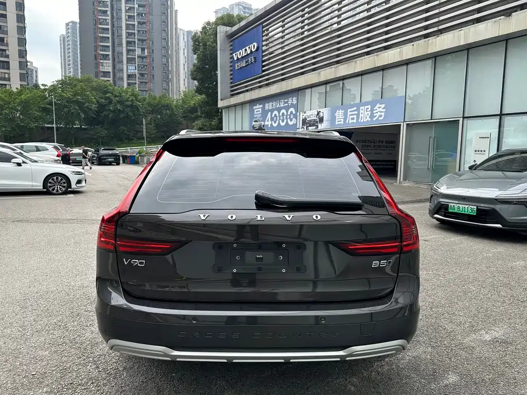 Volvo V90 沃尔沃V90 2024款 Cross Country B5 AWD 智远版
