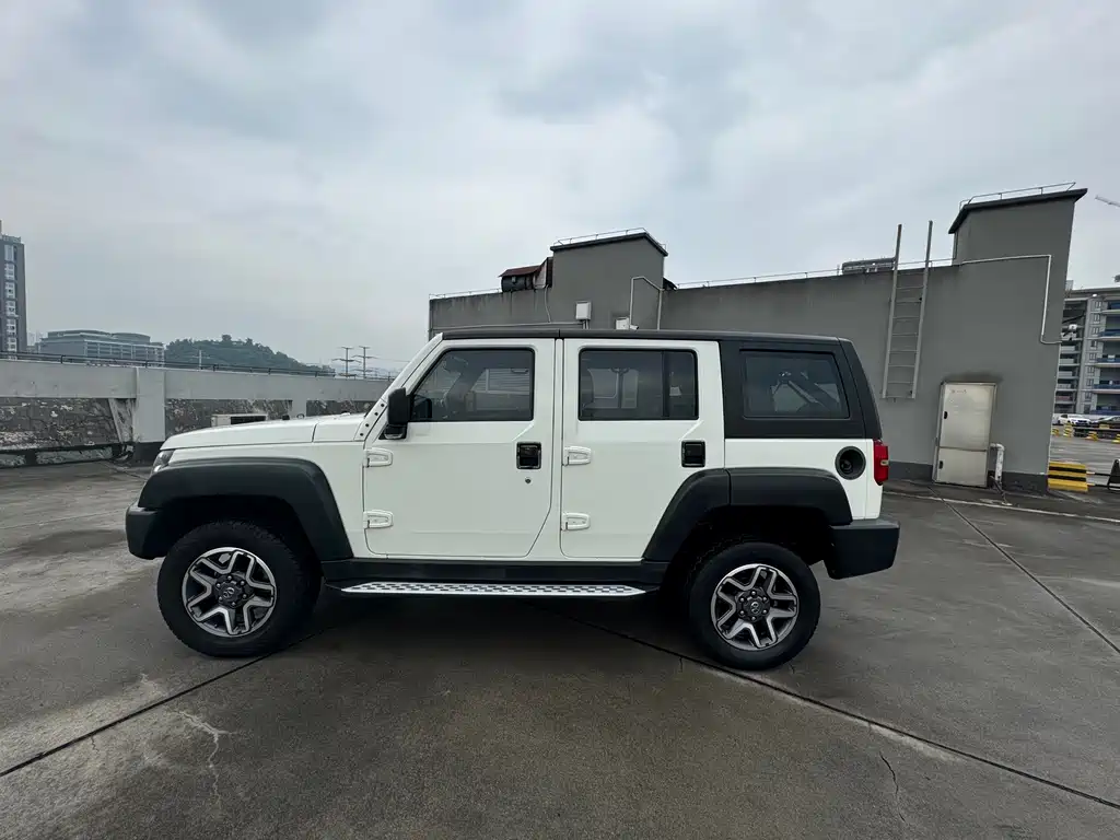BAIC BJ40 40 L 2.3 T Auto 4 WD Premium