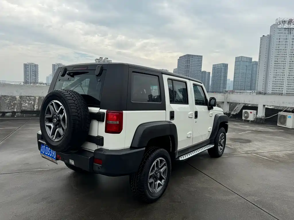 BAIC BJ40 40 L 2.3 T Auto 4 WD Premium