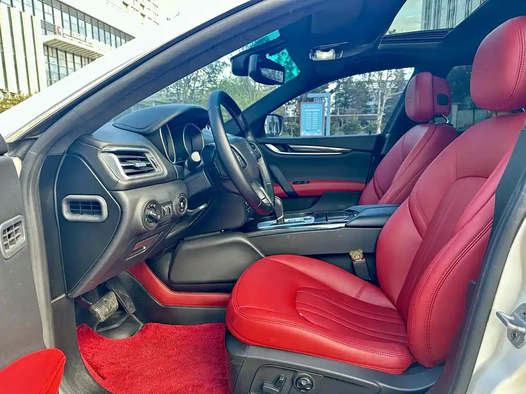 Ghibli 3.0 T Standard