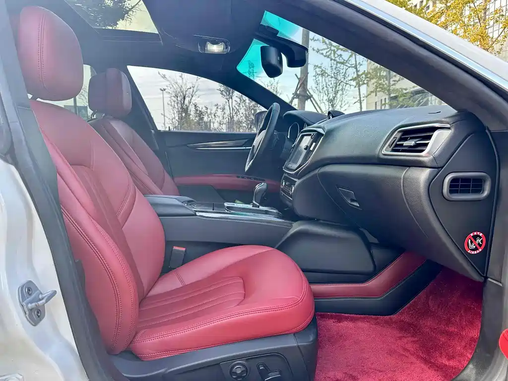 Ghibli 3.0 T Standard