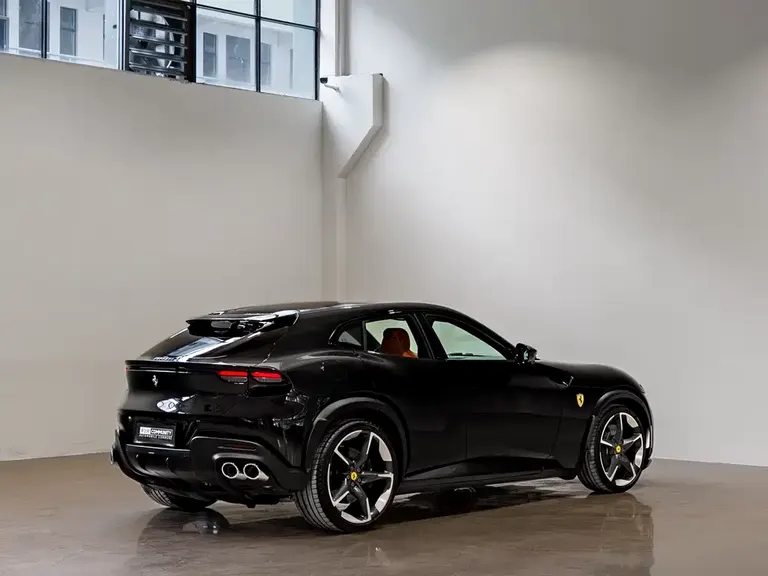 Ferrari Purosangue 6.5 L V12