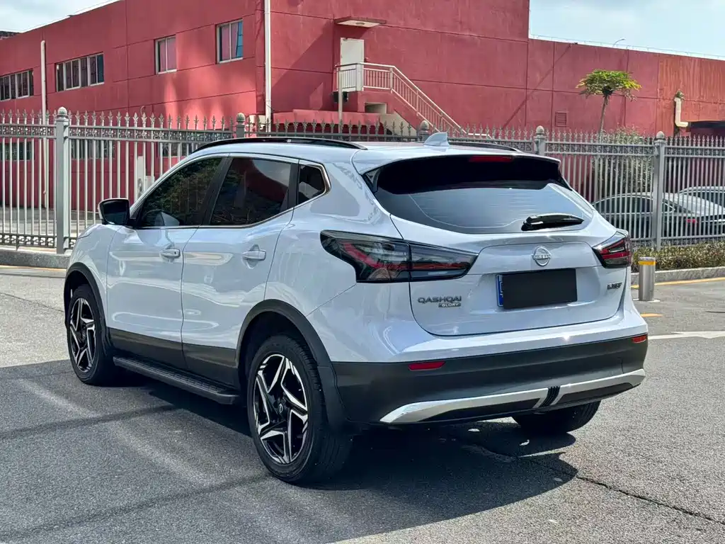 Qashqai Honor 2.0 L CVT XV+ Leading