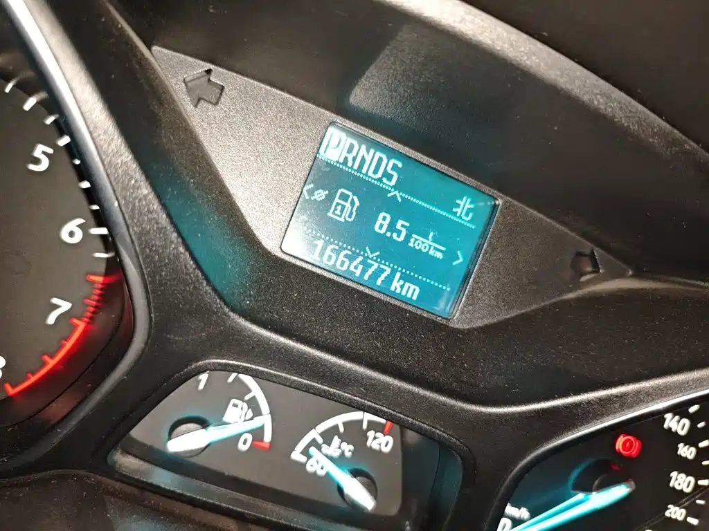 Kuga EcoBoost 180 2 WD Platinum Wing