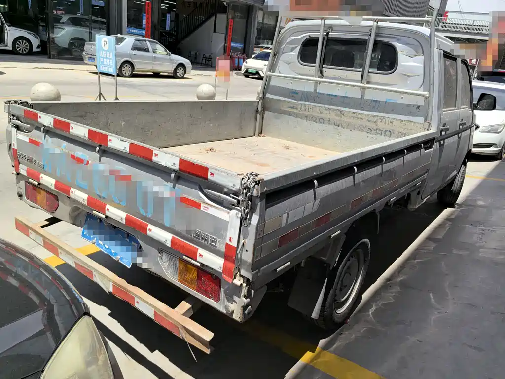 Wuling Rongguang New Truck 五菱荣光新卡 2019款 1.8 L双排LJ479 QE2