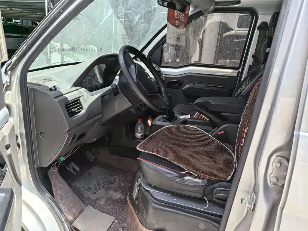 Wuling Rongguang New Truck 五菱荣光新卡 2019款 1.8 L双排LJ479 QE2