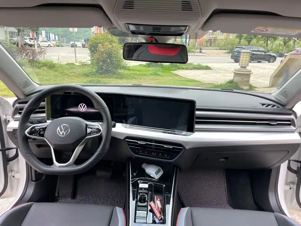 Lamando Lamando L 280 TSI DSG Spicy Cool