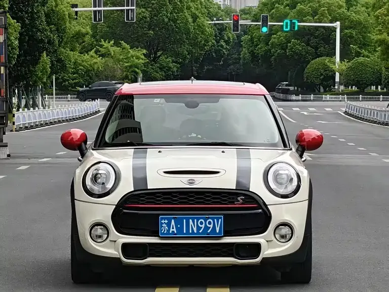 MINI 2.0 T COOPER S 5-door