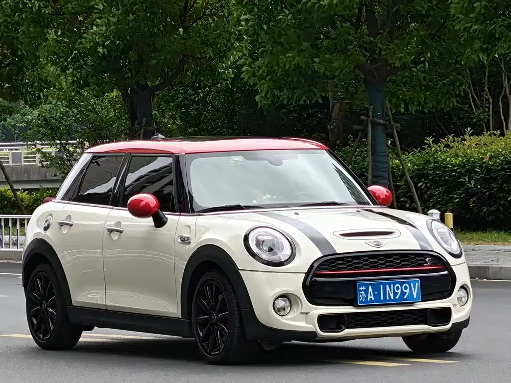 MINI 2.0 T COOPER S 5-door