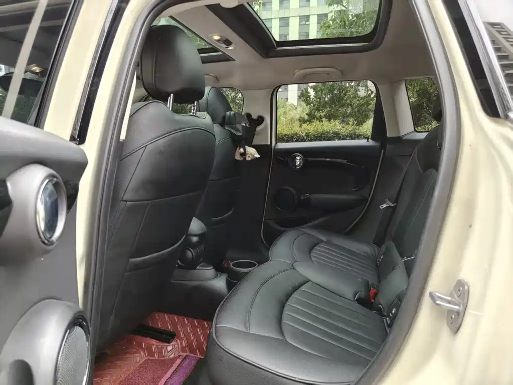 MINI 2.0 T COOPER S 5-door