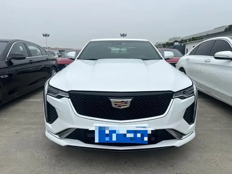 Cadillac CT4 28 T Fashion