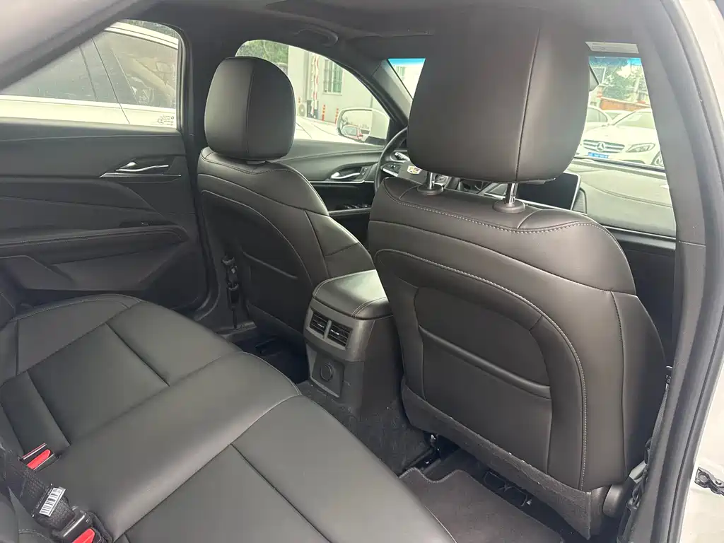 Cadillac CT4 28 T Fashion