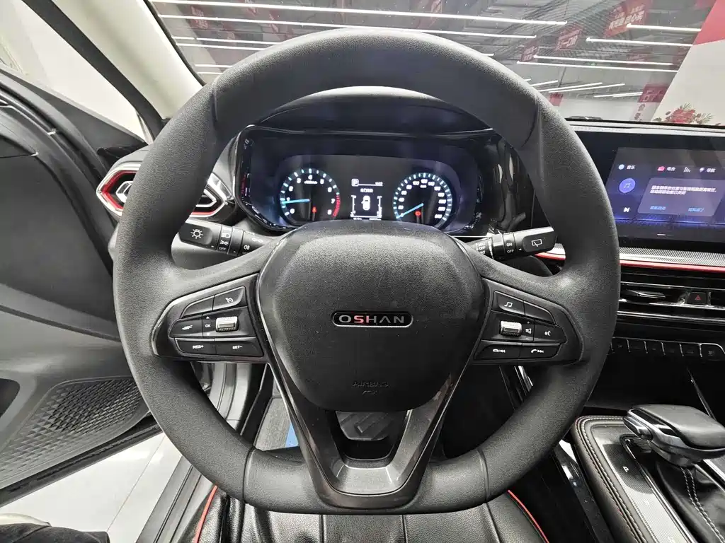 Changan Oshan X5 1.6 L CVT Luxury