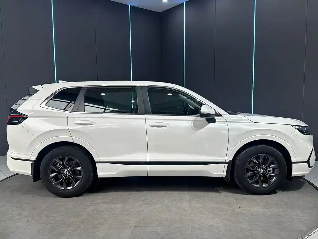 Breeze 240 TURBO 2 WD Luxury 5-seat