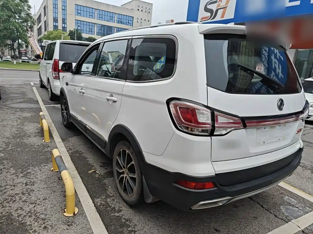 Fengxing SX6 1.6 L Manual Premium