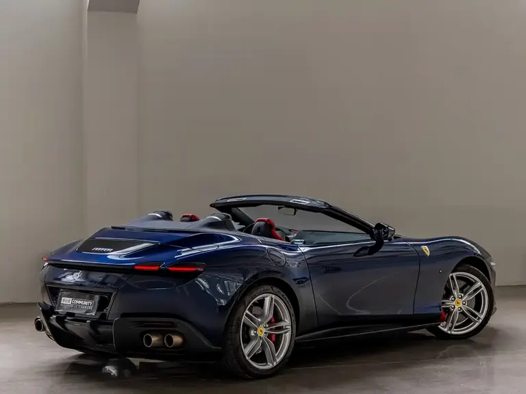 Ferrari Roma Spider