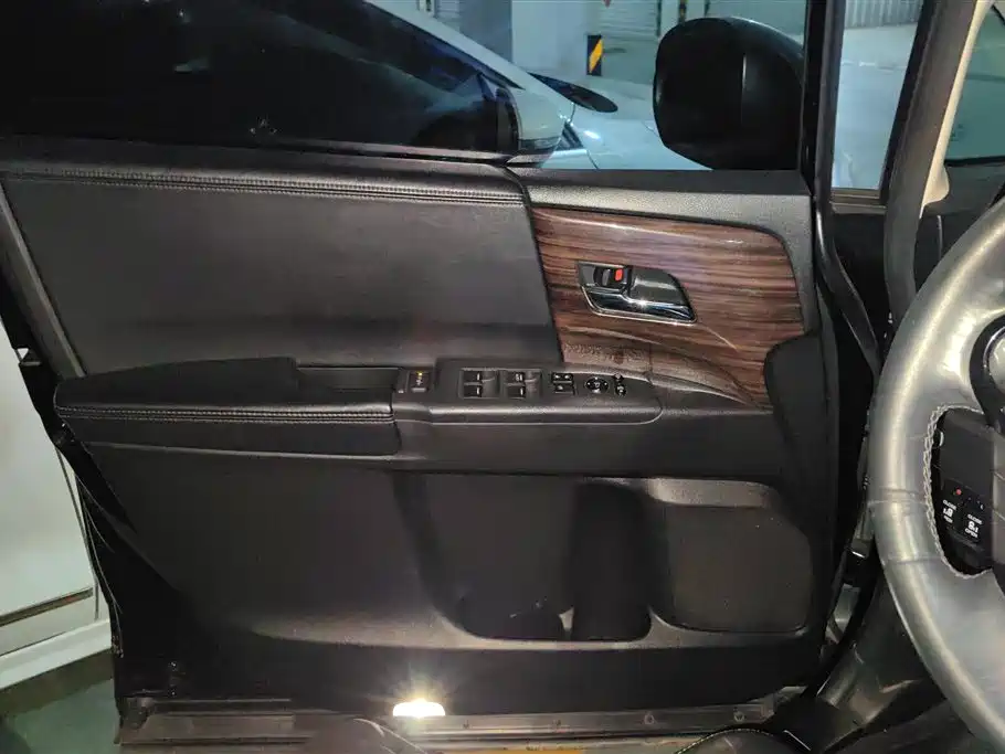 Elysion 2.4 L Style