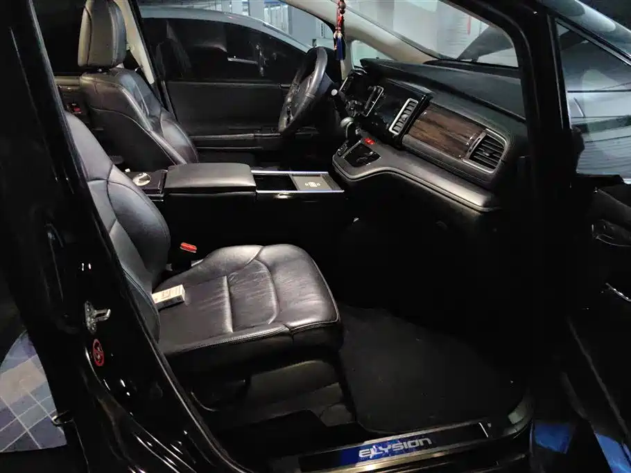 Elysion 2.4 L Style