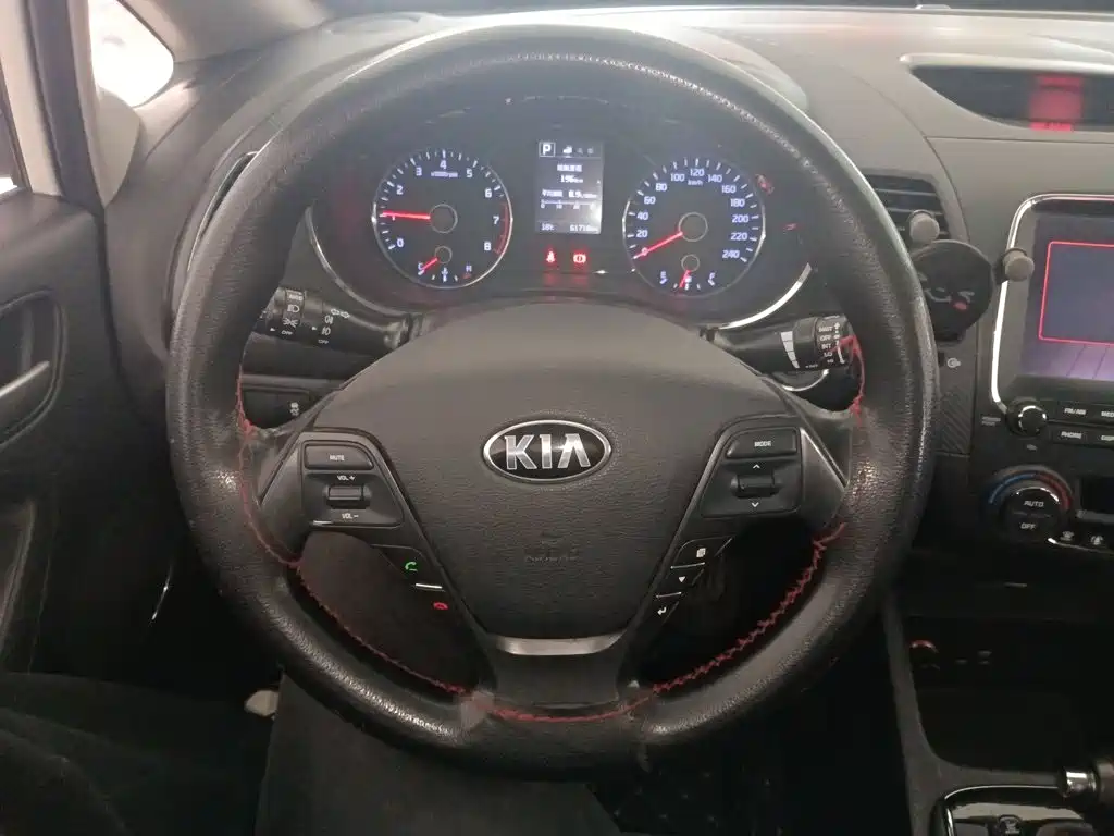 Kia K3 1.6 L Auto 15 Anniversary Special Edition GLS