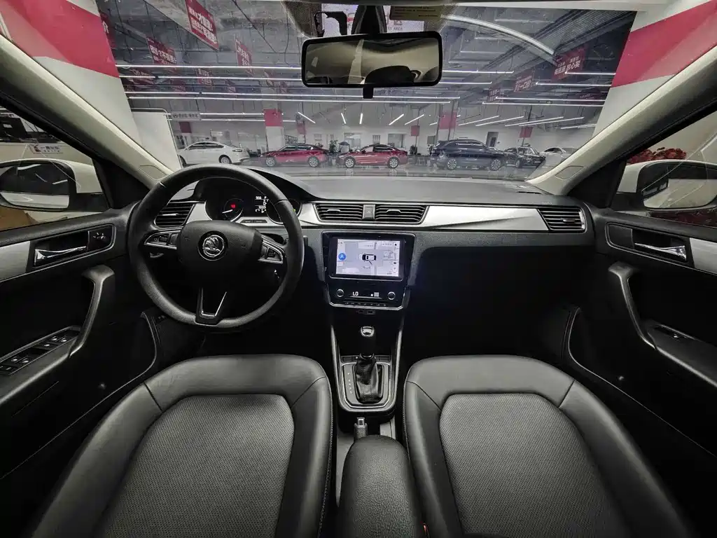 Rapid 1.5 L Auto Comfort Enjoyment